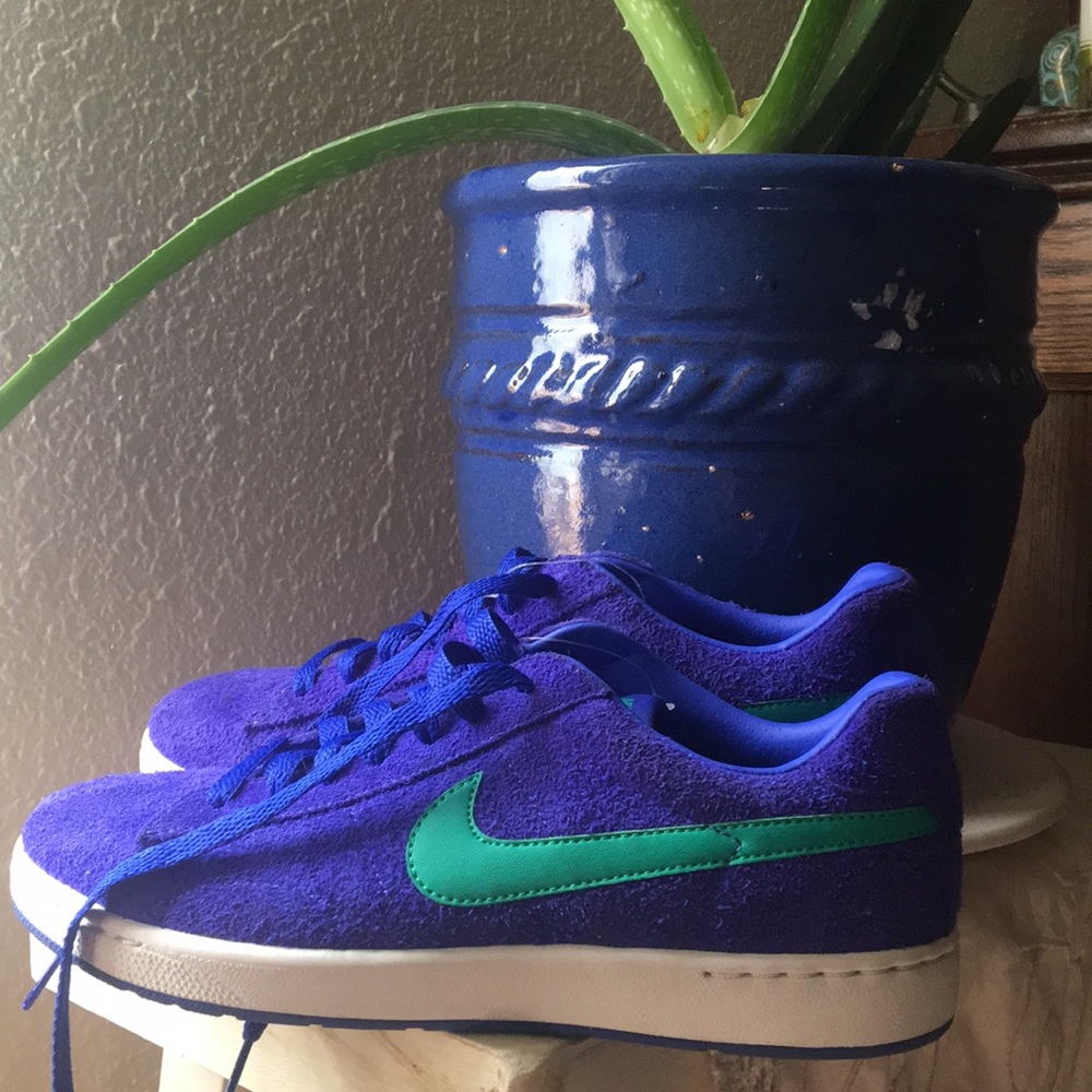 Rare Nike ultra classic tennis shoe